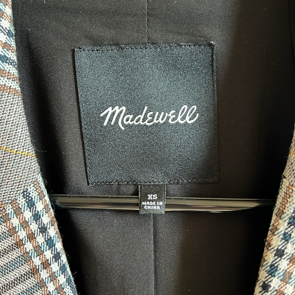 Madewell Caldwell Double-Breasted Blazer in Plaid - Picture 2 of 7